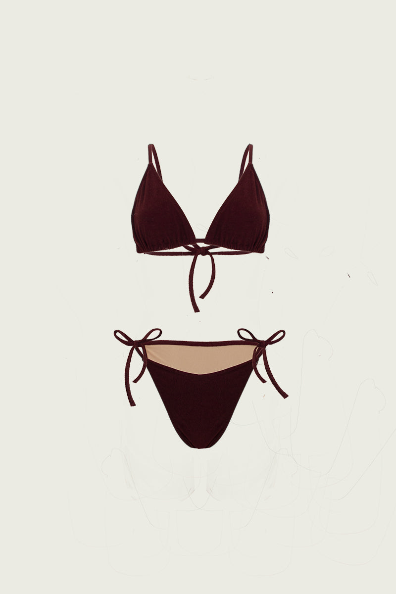 Bikini sostenible textura toalla de Circu. Moda baño sostenible. Moda ética y moda sostenible Made in Spain
