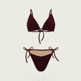 Bikini sostenible textura toalla de Circu. Moda baño sostenible. Moda ética y moda sostenible Made in Spain