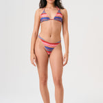 Bikini sostenible Lise Maca Samba. Top triangular multiposición y braga tanga. Tejido ECOWAVE® con estampado a rayas de Circu en acabado lúrex. Hecho éticamente en España con impresión ZEROWATER.