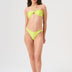 Bikini sostenible Maca Samba de CIRCU. Top bandeau fruncido multiposición con cinta ajustable y braga tanga. Tejido ECOWAVE® con estampado de rayas horizontales multicolor y acabado con lúrex. Hecho de forma ética en España.