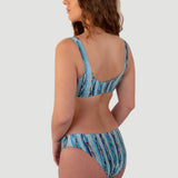 Bikini sostenible Mani Bimba Agata estampado azul-verde vista trasera con top deportivo y braga brasilena - CIRCU