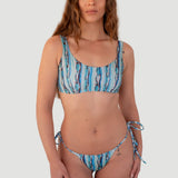 Bikini sostenible Mani Lise Agata estampado azul-verde vista frontal con top deportivo y braga tanga - CIRCU