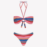 Bikini sostenible Maca Gara Pink de CIRCU. Top bandeau fruncido con cinta multiposición y braga normal con lazadas. Tejido ECOWAVE® en rosa chicle con acabado mojado. Apto para copas. Hecho en España de forma ética.