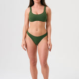 Bikini sostenible deportivo Mani Palm, braga brasileña. Tejido reciclado ECONYL. Textura atoallada. Bikini sostenible hecho en España. 