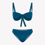 Bikini sostenible Bimba Aqua. Top balconette con aro y braguita clásica. Tejido reciclado ECONYL® en azul marino con acabado satinado. Elegante, cómodo y confeccionado éticamente en España.