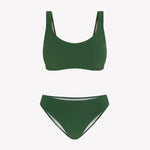 Bikini sostenible Mani Bimba Palm de CIRCU. Top deportivo con tiras anchas y opción de copas, y braga de cobertura normal. Tejido reciclado 100% ECONYL® en verde oscuro mediterráneo con textura atoallada. Hecho artesanalmente en España.